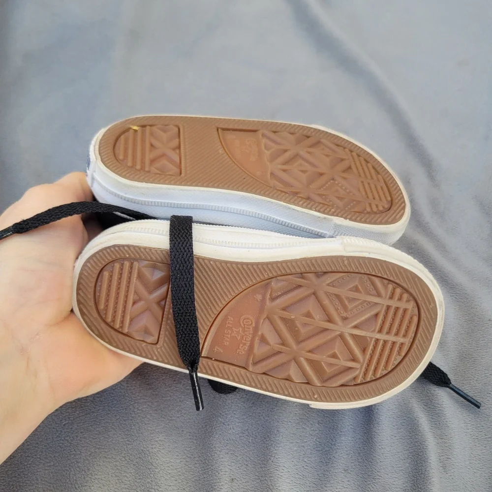 Converse Chuck‎ Taylor All Star Infant Size 4 Black Low Top Sneakers 750149C